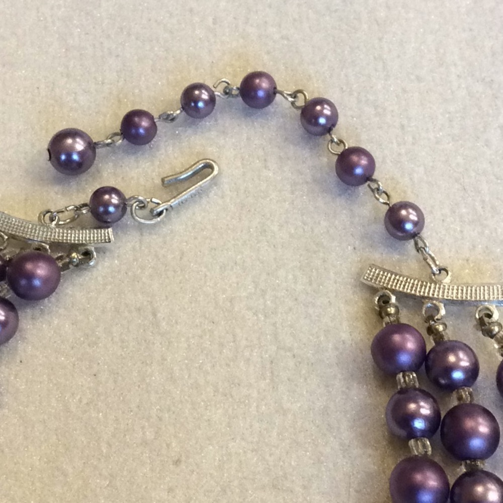 FINAL SALE PRICE Triple Strand Purple Pearl Necklace w/Crystals - Picture 3 of 4
